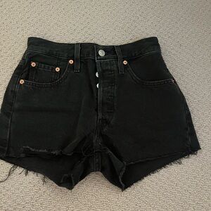 Black Levi’s Jean shorts